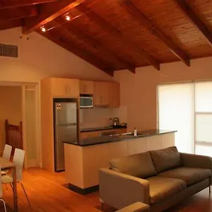 ethelton-serviced-apartments.adelaidehotels-au.com/